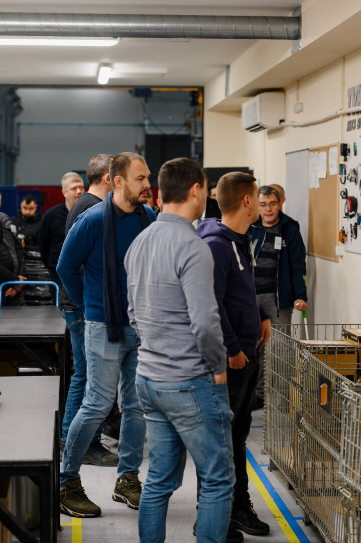 Lean Champions Q3 2025 – Посещение в ТИ ВИ ЕЙЧ БЪЛГАРИЯ – ЕООД, демонстрация на Lean култура и подобрения в завода.