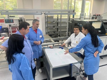 Екипът на AQ Plastronic по време на представянето на проекта в Lean Champions Q2 2026